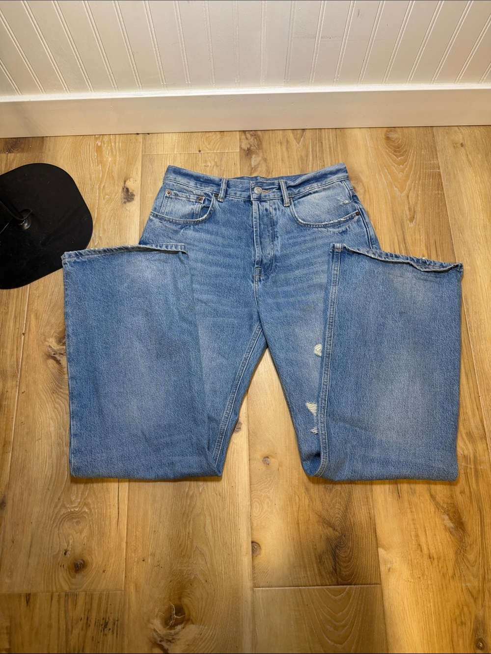 Classic Men's Blue Straight-Leg Jeans ripped size 31 by Zara